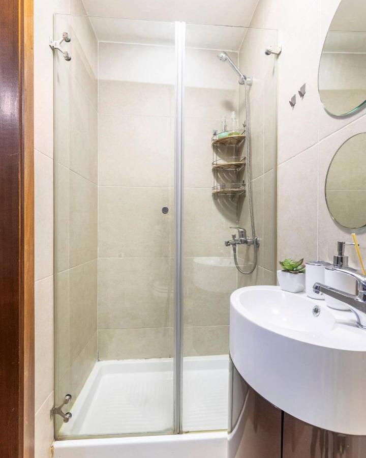 Modern Private Suite With Balcony & Bathroom - King And Queen Beds Vila Nova de Gaia Buitenkant foto