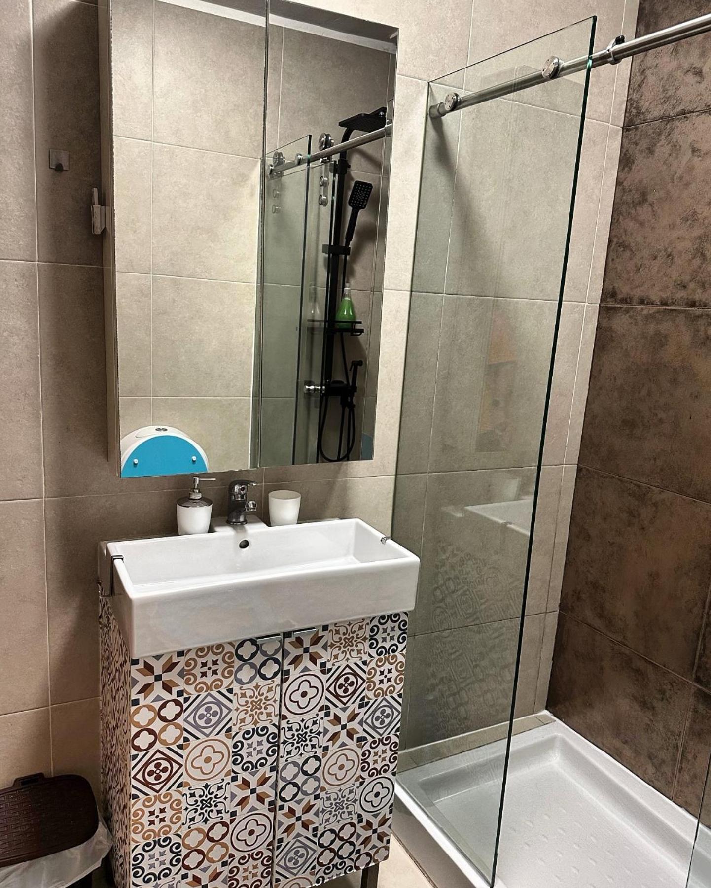 Modern Private Suite With Balcony & Bathroom - King And Queen Beds Vila Nova de Gaia Buitenkant foto